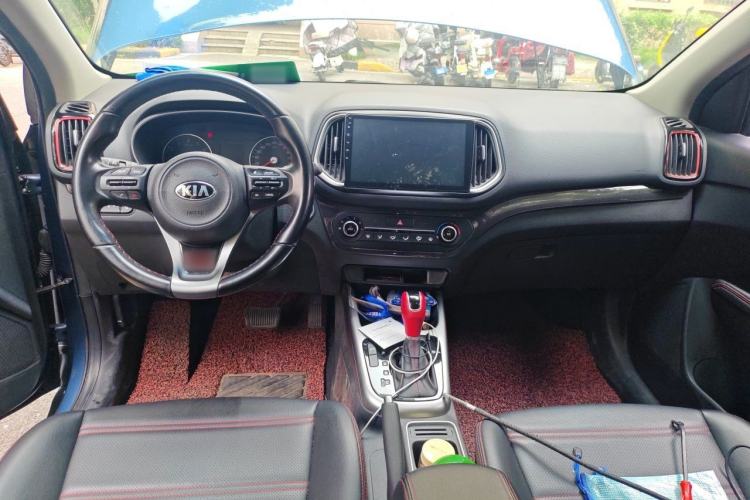 Used Kia KX3 2015 1.6T Automatic Two-Wheel Drive DLX Center Console