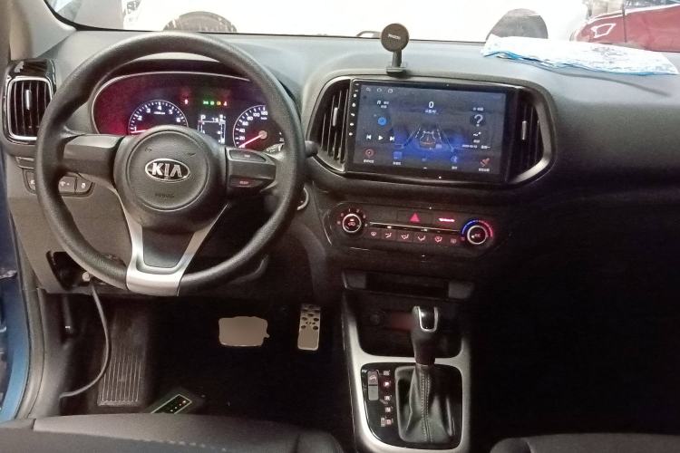 Used Kia KX3 2015 1.6L Automatic Two-Wheel Drive DLX Center Console