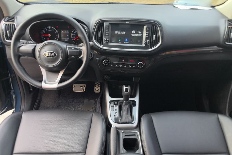 Used Kia KX3 2015 1.6L Automatic Two-Wheel Drive DLX Center Console