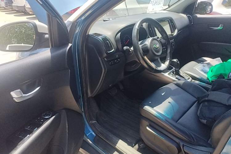 Used Kia KX3 2015 1.6L Automatic Two-Wheel Drive DLX Driver Seat