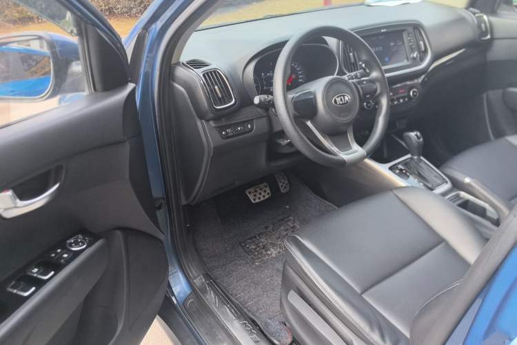 Used Kia KX3 2015 1.6L Automatic Two-Wheel Drive DLX Driver Seat