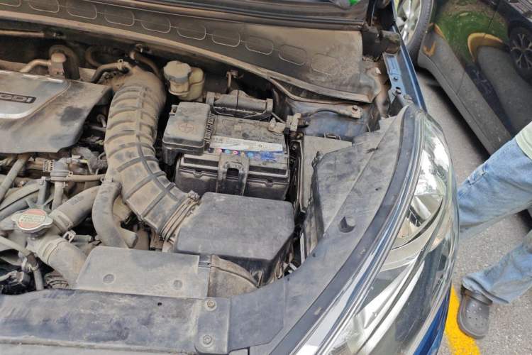 Used Kia KX3 2015 1.6T Automatic Two-Wheel Drive DLX Engine Bay Left