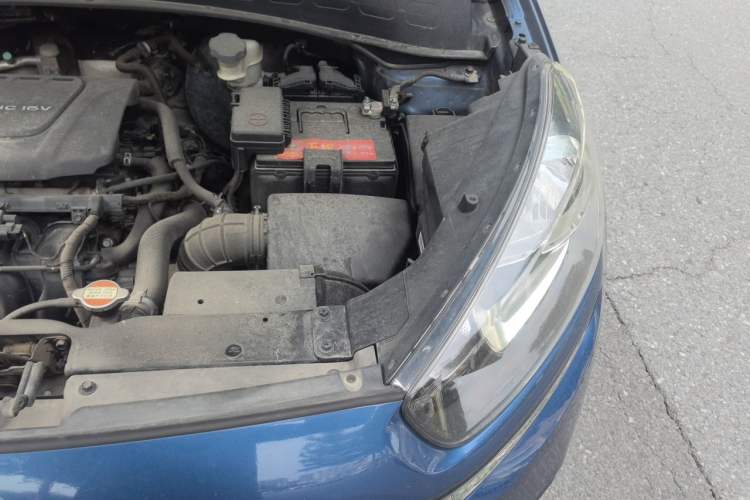 Used Kia KX3 2015 1.6L Automatic Two-Wheel Drive DLX Engine Bay Left