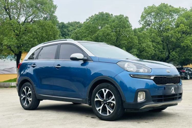 Used Kia KX3 2015 1.6L Automatic Two-Wheel Drive DLX Exterior 2