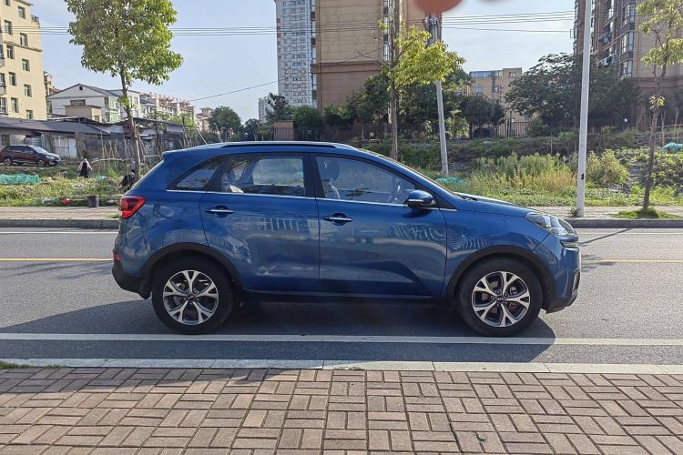 Used Kia KX3 2015 1.6L Automatic Two-Wheel Drive DLX Exterior 3