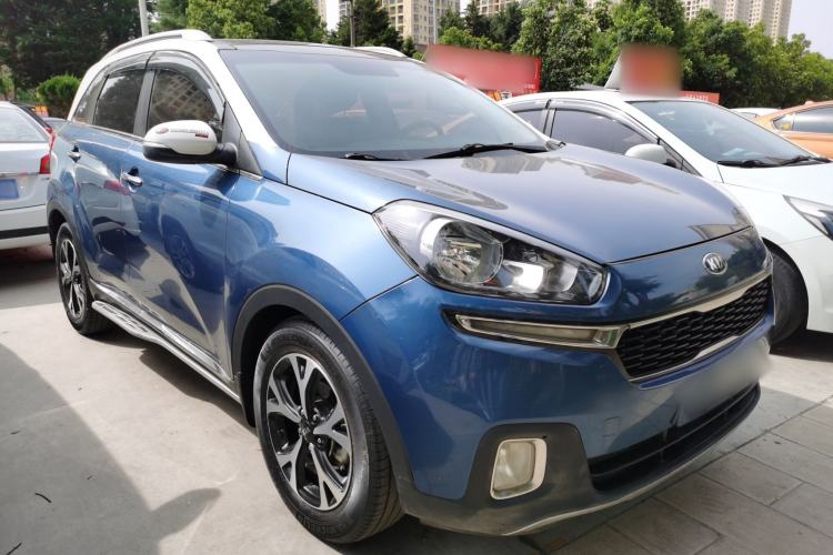 Used Kia KX3 2015 1.6L Automatic Two-Wheel Drive DLX Front Right 45 Deg