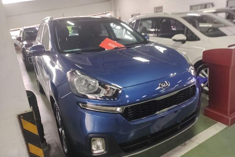 Used Kia KX3 2015 1.6L Automatic Two-Wheel Drive DLX Front Right 45 Deg