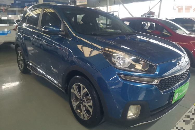 Used Kia KX3 2015 1.6L Automatic Two-Wheel Drive DLX Front Right 45 Deg