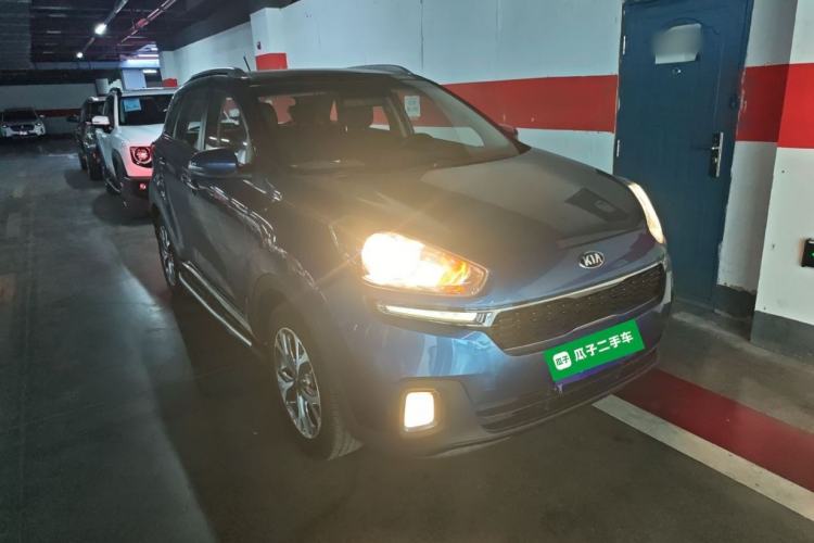 Used Kia KX3 2015 1.6L Automatic Two-Wheel Drive DLX Front Right 45 Deg
