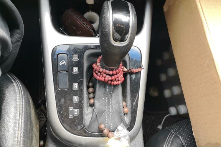 Used Kia KX3 2015 1.6L Automatic Two-Wheel Drive DLX Gear Lever