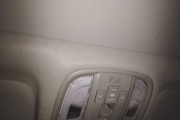 Used Kia KX3 2015 1.6L Automatic Two-Wheel Drive DLX Headliner