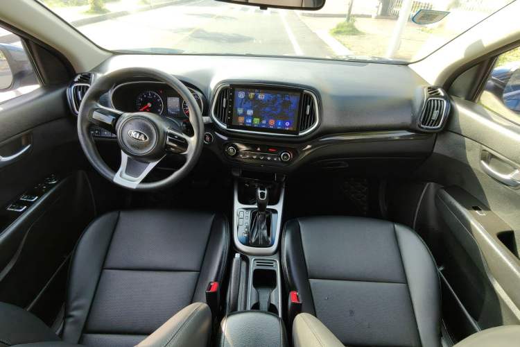 Used Kia KX3 2015 1.6L Automatic Two-Wheel Drive DLX Interior 1