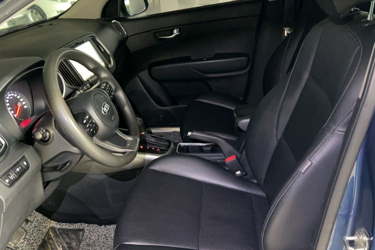 Used Kia KX3 2015 1.6L Automatic Two-Wheel Drive DLX Interior 2