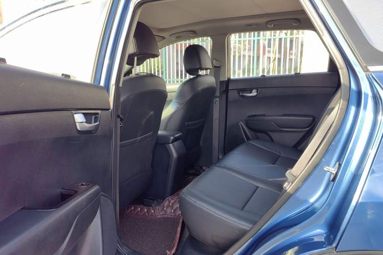 Used Kia KX3 2015 1.6L Automatic Two-Wheel Drive DLX Interior 3