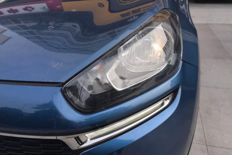 Used Kia KX3 2015 1.6L Automatic Two-Wheel Drive DLX Left Front Headlight
