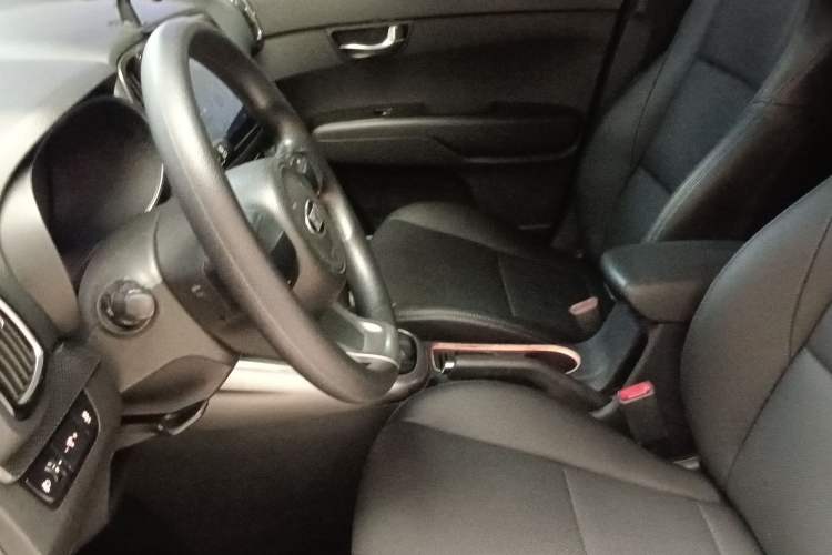 Used Kia KX3 2015 1.6L Automatic Two-Wheel Drive DLX Left Front Seat