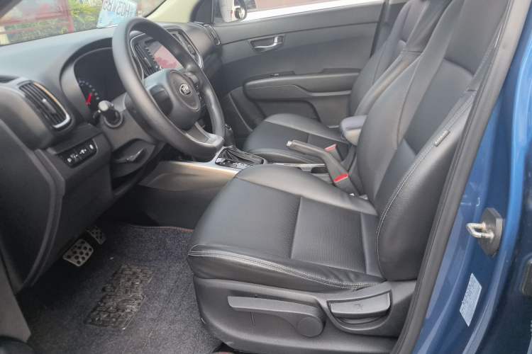 Used Kia KX3 2015 1.6L Automatic Two-Wheel Drive DLX Left Front Seat