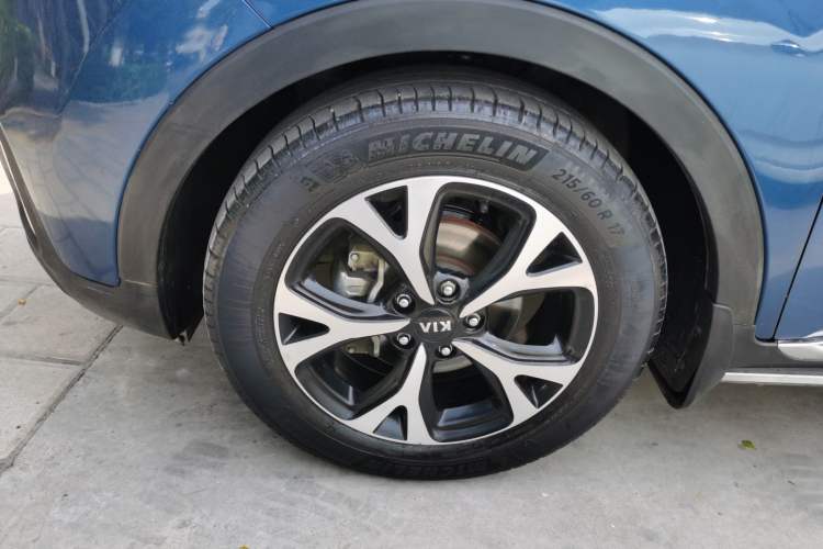 Used Kia KX3 2015 1.6L Automatic Two-Wheel Drive DLX Left Front Wheel Hub