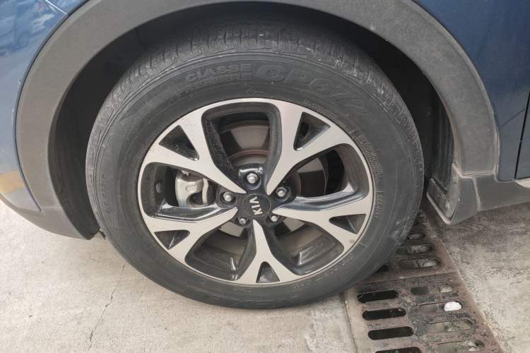 Used Kia KX3 2015 1.6T Automatic Two-Wheel Drive PRM Left Front Wheel Hub