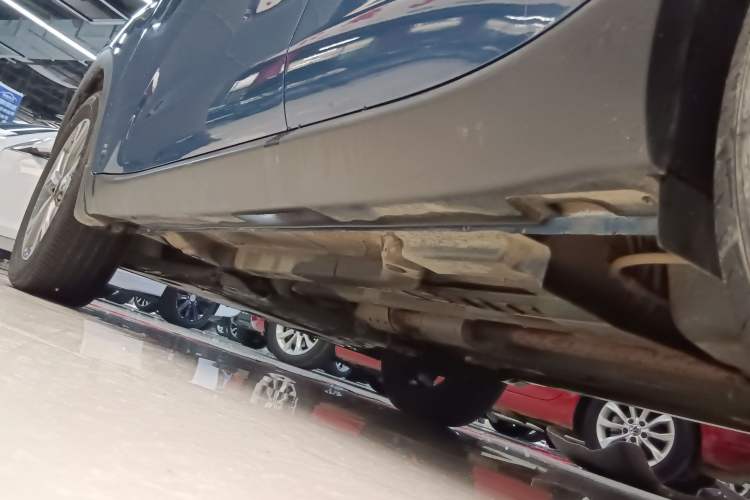 Used Kia KX3 2015 1.6L Automatic Two-Wheel Drive DLX Left Side Sill