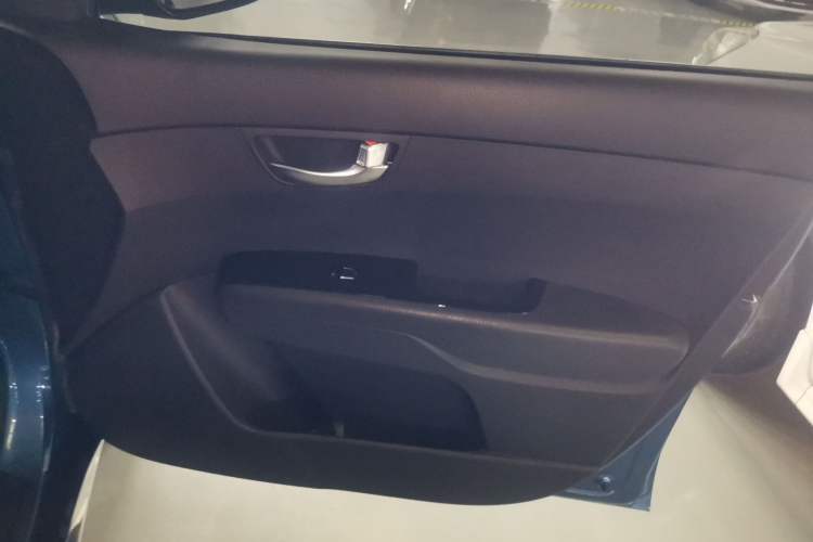 Used Kia KX3 2015 1.6L Automatic Two-Wheel Drive DLX Right Front Door Interior