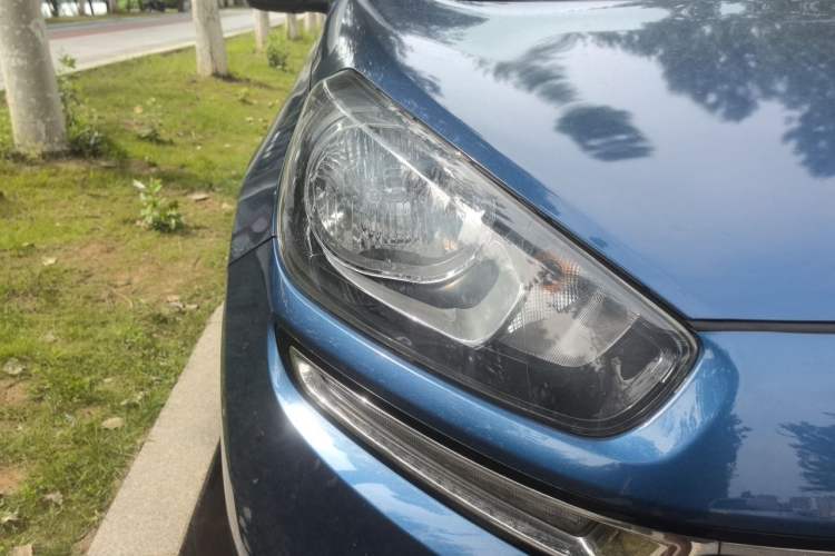 Used Kia KX3 2015 1.6L Automatic Two-Wheel Drive DLX Right Front Headlight