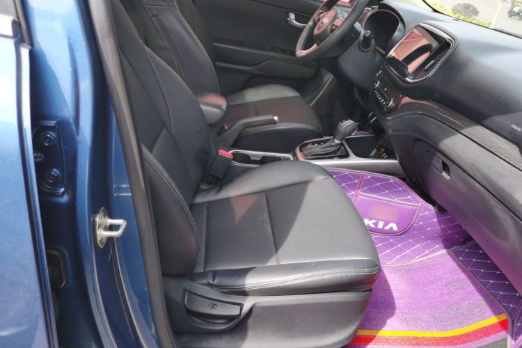 Used Kia KX3 2015 1.6L Automatic Two-Wheel Drive DLX Right Front Seat