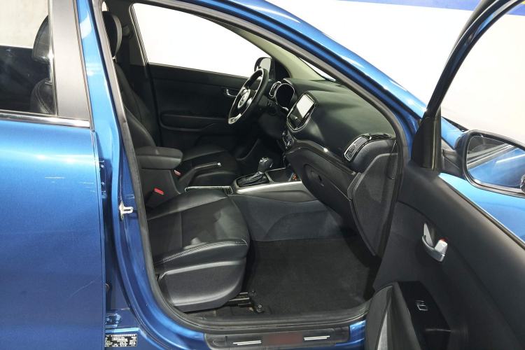 Used Kia KX3 2015 1.6L Automatic Two-Wheel Drive DLX Right Front Seat
