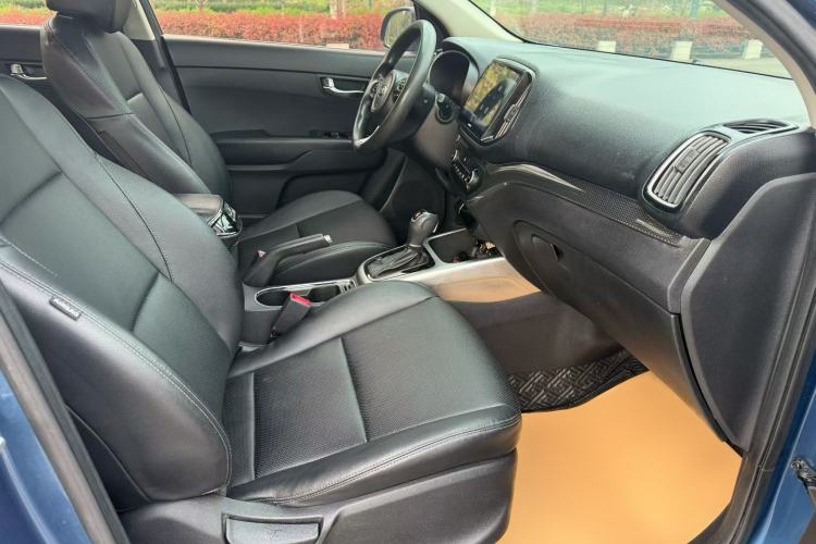 Used Kia KX3 2015 1.6L Automatic Two-Wheel Drive DLX Right Front Seat