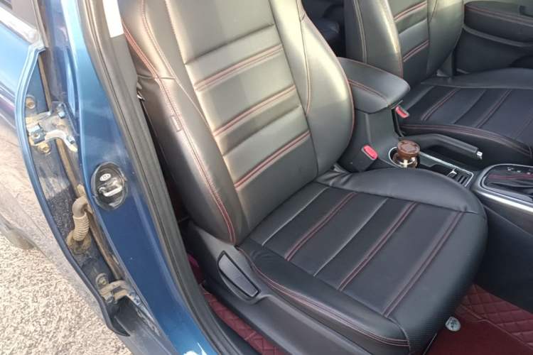 Used Kia KX3 2015 1.6T Automatic Two-Wheel Drive DLX Right Front Seat