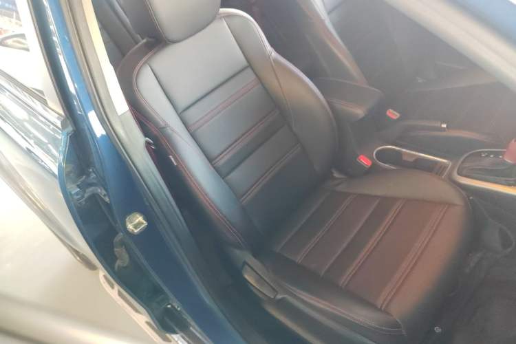 Used Kia KX3 2015 1.6T Automatic Two-Wheel Drive DLX Right Front Seat