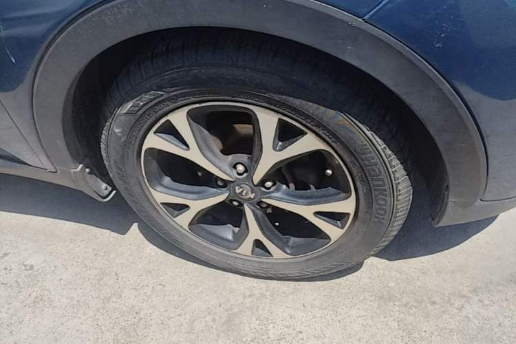 Used Kia KX3 2015 1.6L Automatic Two-Wheel Drive DLX Right Front Wheel Hub
