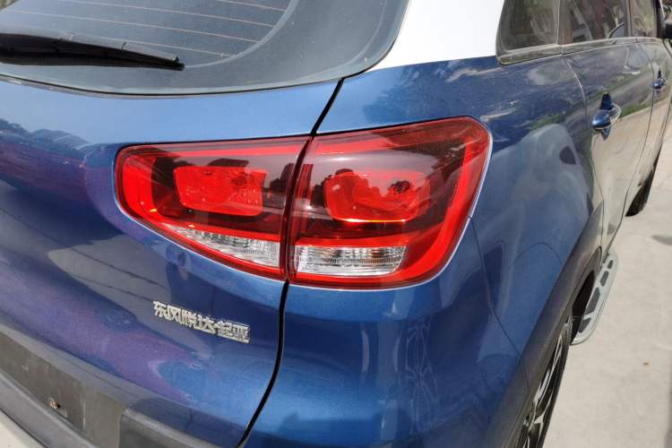 Used Kia KX3 2015 1.6L Automatic Two-Wheel Drive DLX Right Rear Taillight