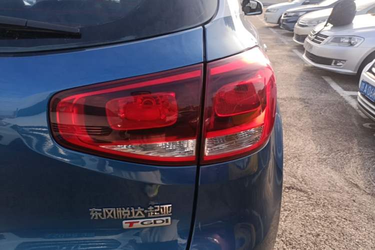 Used Kia KX3 2015 1.6T Automatic Two-Wheel Drive DLX Right Rear Taillight
