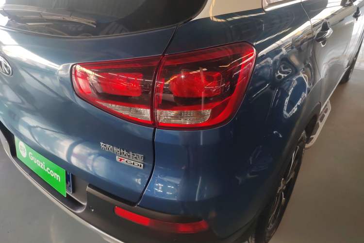 Used Kia KX3 2015 1.6T Automatic Two-Wheel Drive DLX Right Rear Taillight
