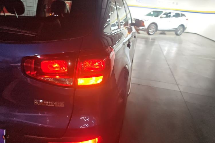 Used Kia KX3 2015 1.6L Automatic Two-Wheel Drive DLX Right Rear Taillight