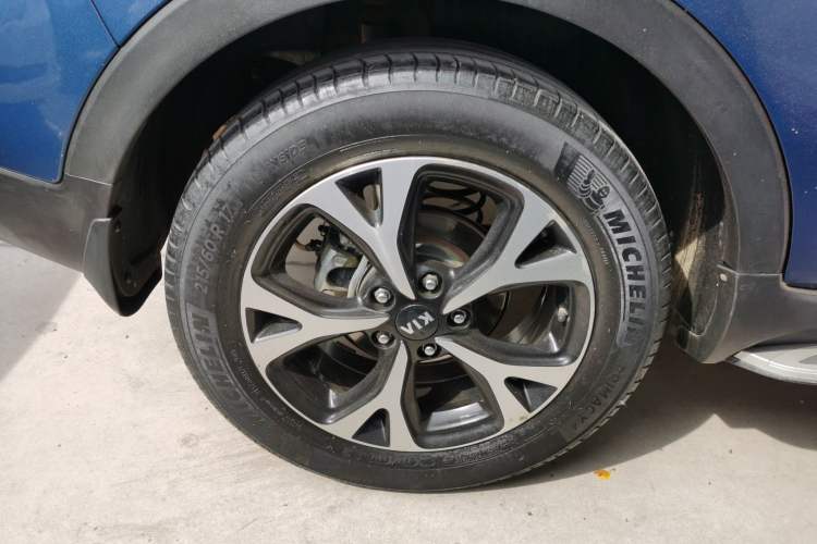 Used Kia KX3 2015 1.6L Automatic Two-Wheel Drive DLX Right Rear Wheel Hub