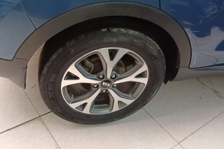 Used Kia KX3 2015 1.6L Automatic Two-Wheel Drive DLX Right Rear Wheel Hub