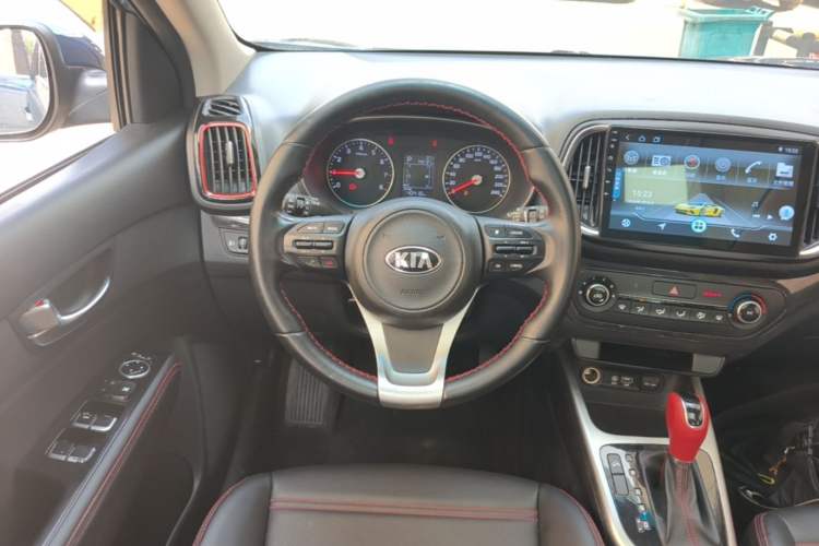 Used Kia KX3 2015 1.6T Automatic Two-Wheel Drive DLX Steering Wheel