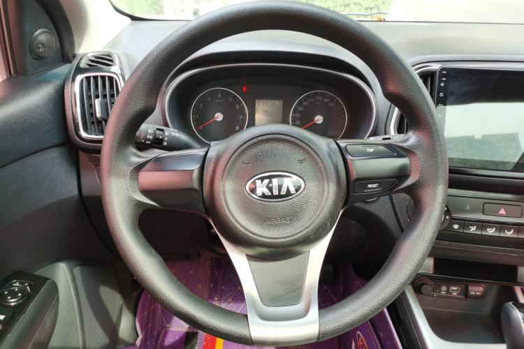 Used Kia KX3 2015 1.6L Automatic Two-Wheel Drive DLX Steering Wheel