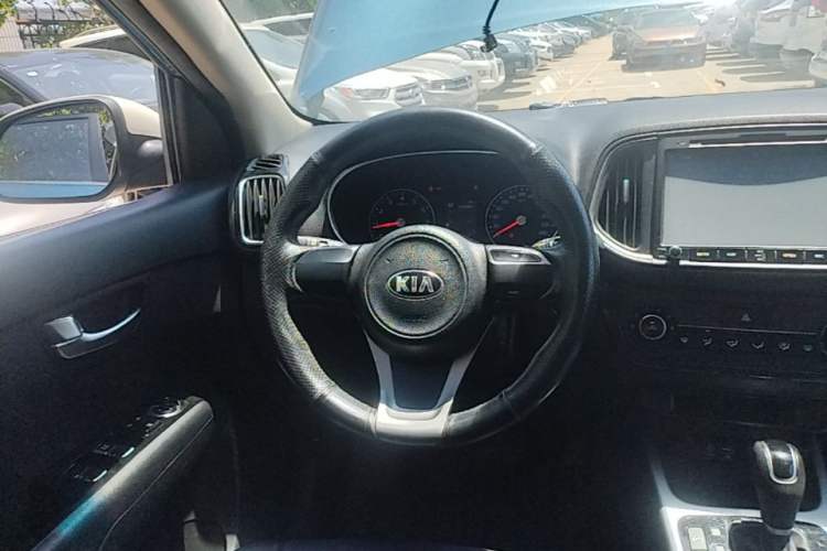 Used Kia KX3 2015 1.6L Automatic Two-Wheel Drive DLX Steering Wheel