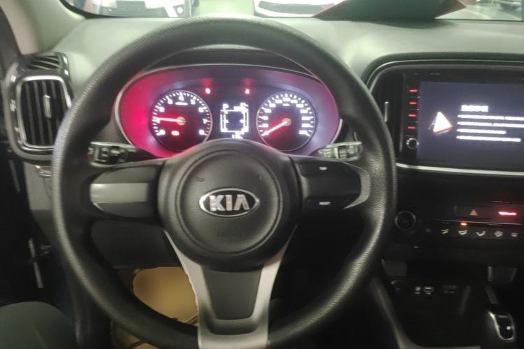 Used Kia KX3 2015 1.6L Automatic Two-Wheel Drive DLX Steering Wheel