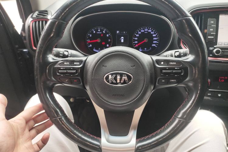 Used Kia KX3 2015 1.6T Automatic Two-Wheel Drive PRM Steering Wheel