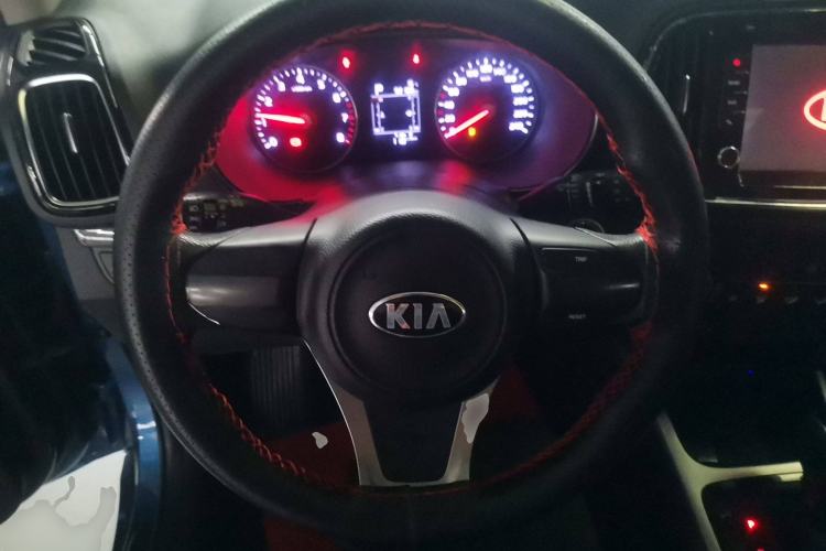 Used Kia KX3 2015 1.6L Automatic Two-Wheel Drive DLX Steering Wheel