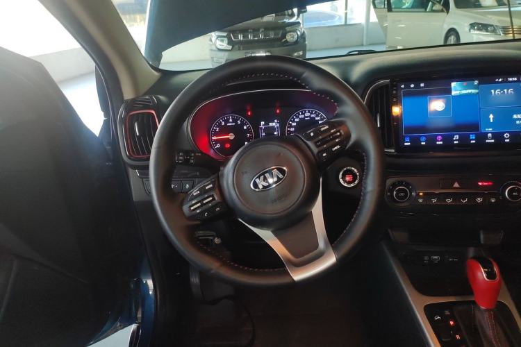 Used Kia KX3 2015 1.6T Automatic Two-Wheel Drive DLX Steering Wheel