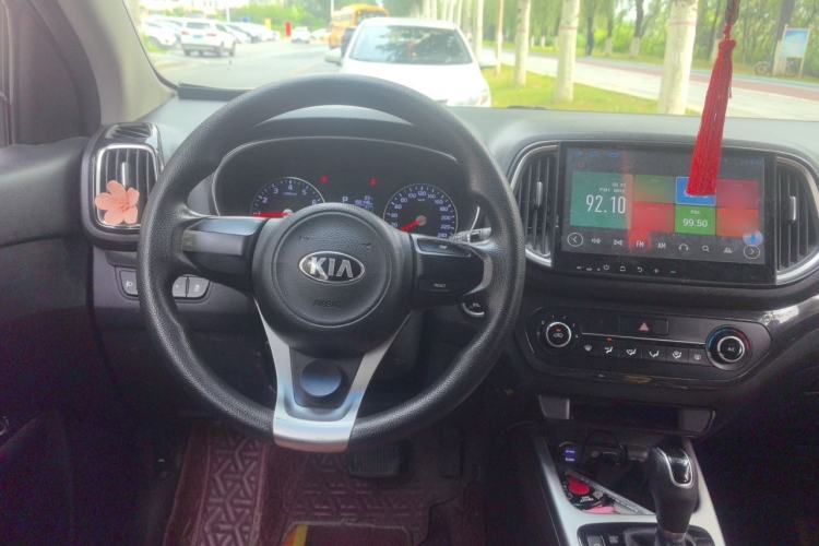 Used Kia KX3 2015 1.6L Automatic Two-Wheel Drive DLX Steering Wheel