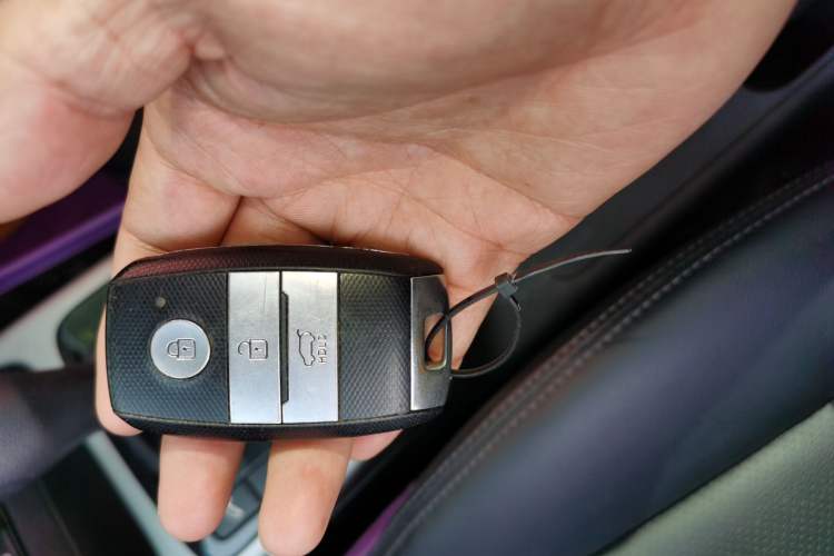Used Kia KX3 2015 1.6L Automatic Two-Wheel Drive DLX Vehicle Key