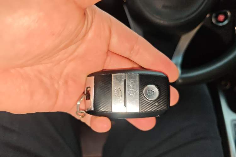 Used Kia KX3 2015 1.6L Automatic Two-Wheel Drive DLX Vehicle Key