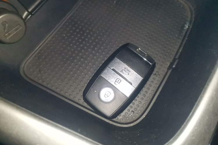 Used Kia KX3 2015 1.6L Automatic Two-Wheel Drive DLX Vehicle Key