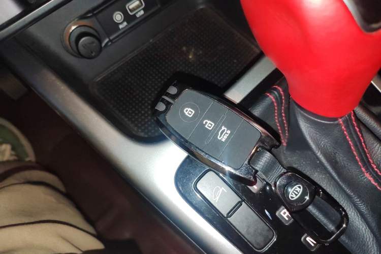 Used Kia KX3 2015 1.6T Automatic Two-Wheel Drive DLX Vehicle Key